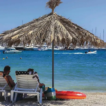 Awesome In Okrug Gornji With Sauna 度假居