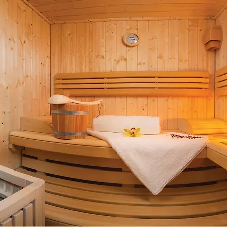 Cozy Home In Okrug Gornji With Sauna Vakantiehuis
