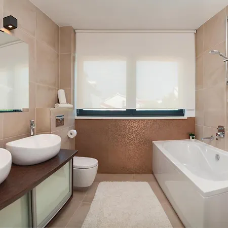 Cozy Home In Okrug Gornji With Sauna Trogir