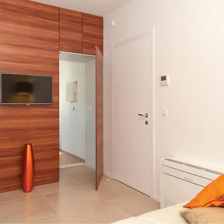 Awesome In Okrug Gornji With Sauna Dom wakacyjny *