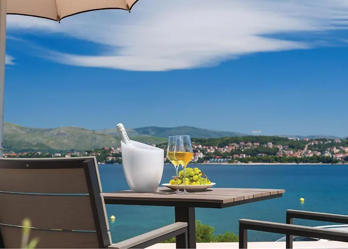 Awesome In Okrug Gornji With Sauna 度假居 特罗吉尔